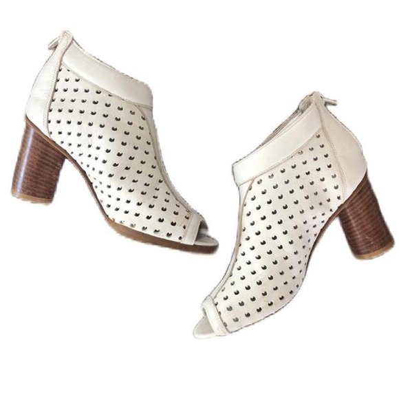 White leather and wooden ankle boots by Tsumori Chisato - Picture 1 of 4